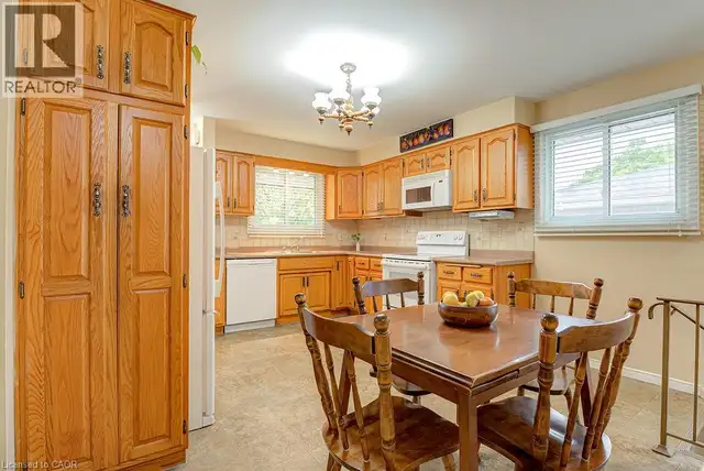210 SHELLEY Drive Kitchener, Ontario in Houses for Sale in Kitchener / Waterloo - Image 9