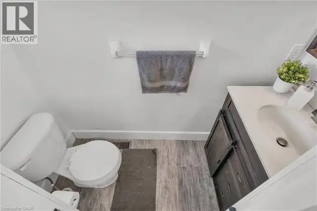 425 ERINBROOK Drive Kitchener, Ontario in Houses for Sale in Kitchener / Waterloo - Image 6