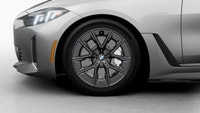La toute nouvelle *BMW i4 eDrive40 2026 *laisse les conventions derrière. La Série 4 combine une app... (image 9)