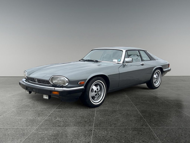 1986 Jaguar XJS Coupe / Sunroof / Low KM / V12 in Cars & Trucks in Calgary