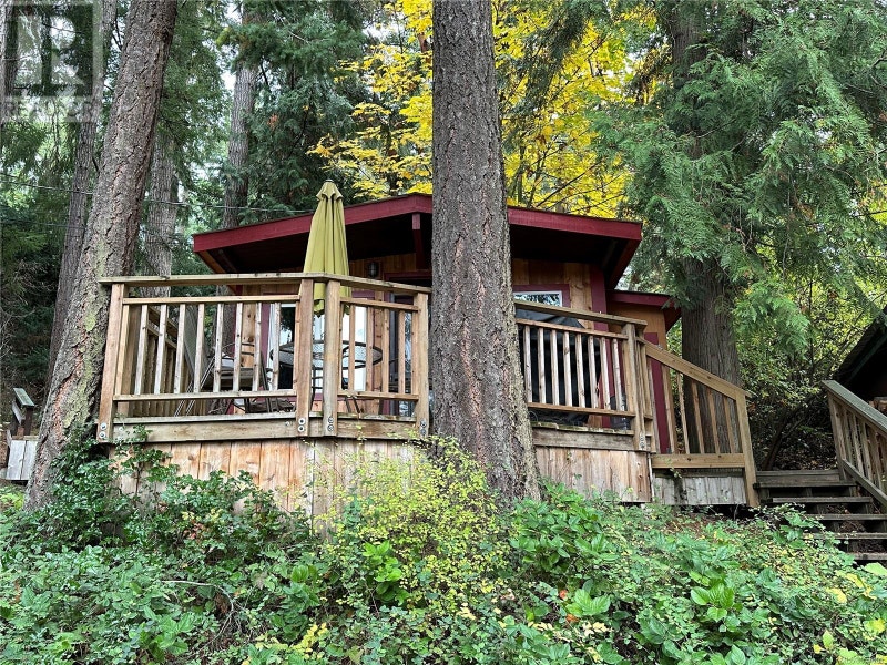 Cabin 4 1136 North End Rd Salt Spring, British Columbia Condos for