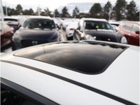 2024 BMW 2 SERIES 230i xDRIVE - NO ACCIDENTS - ONE OWNER - BC VEHICLE - NAVIGATION - BACKUP CAMERA -... (image 9)