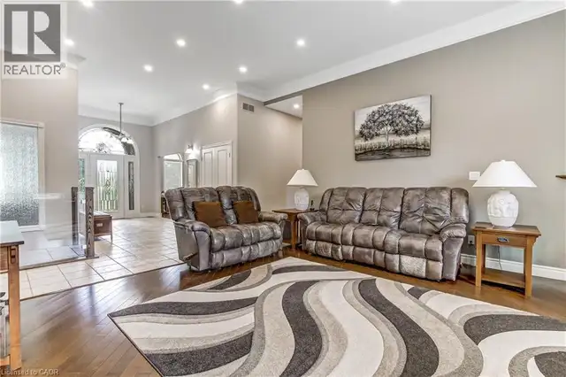 139 MANNHEIM Crescent Mannheim, Ontario in Houses for Sale in Kitchener / Waterloo - Image 11