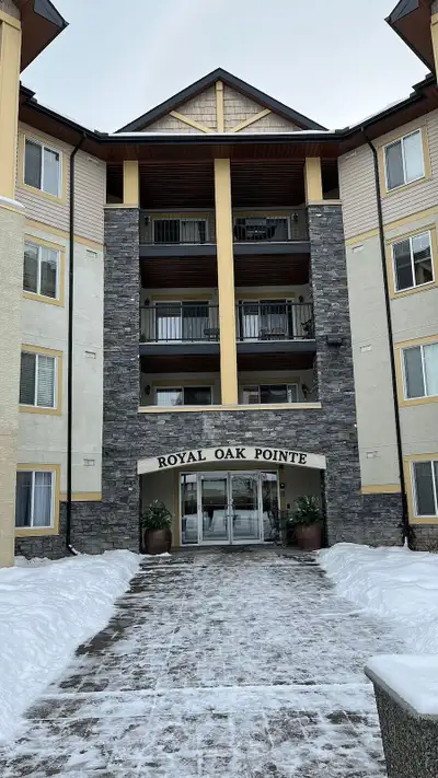 The suite in 3rd floor near the elevator, just walking distance to all the Amenities to the Royal Oa...