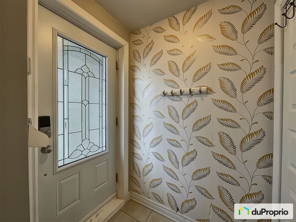 $279,900 - Condominium for sale in Chomedey — photo 2