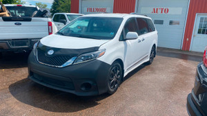 2015 Toyota Sienna SE