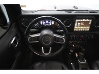 GARANTIE JEEP JUSQU'AU 25 OCTOBRE 2026 OU 100 000KM. Véhicule inspecté avec rapport Carfax. 418-836-... (image 2)