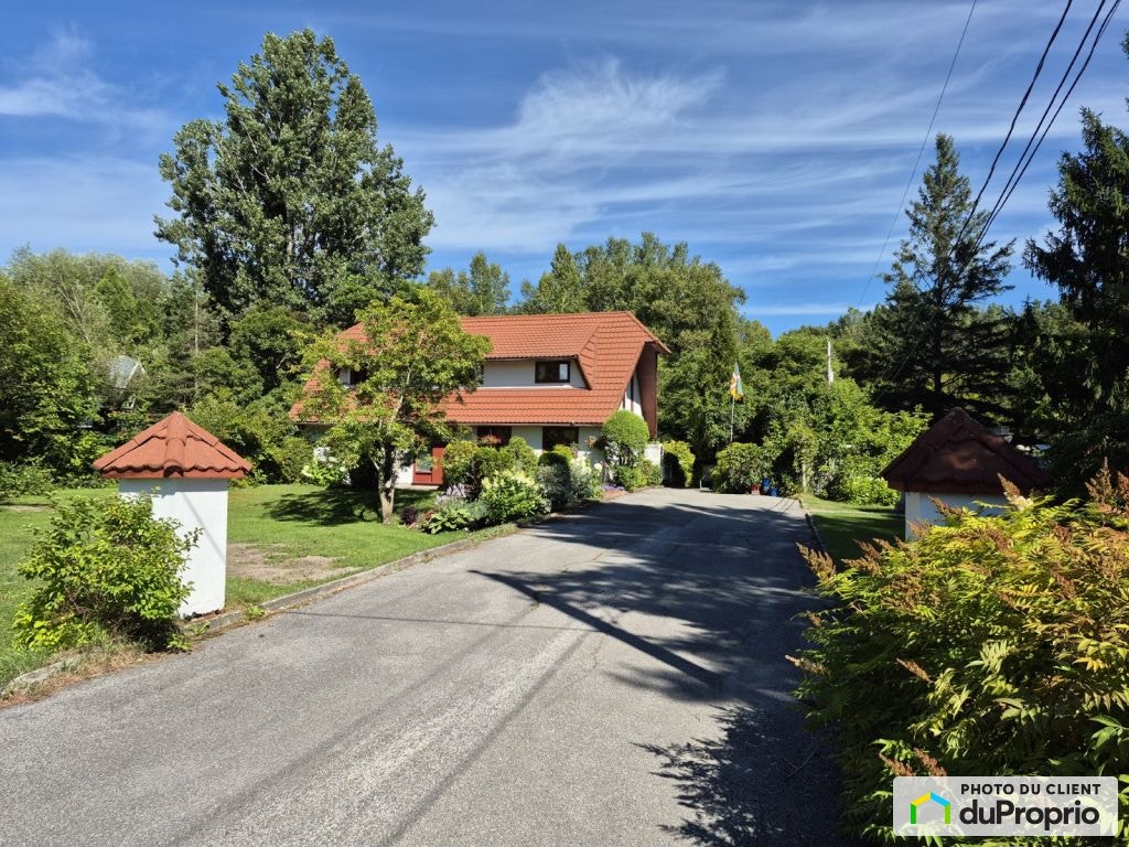 $475,000 - 1 1/2 Storey for sale in Chicoutimi (Canton Tremblay) — photo 1