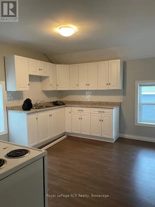 182 12TH STREET Hanover, Ontario in Houses for Sale in Owen Sound - Image 13