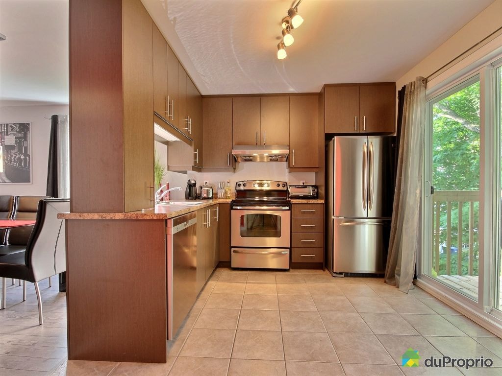 $925,000 - Triplex for sale in Neufchatel — photo 2