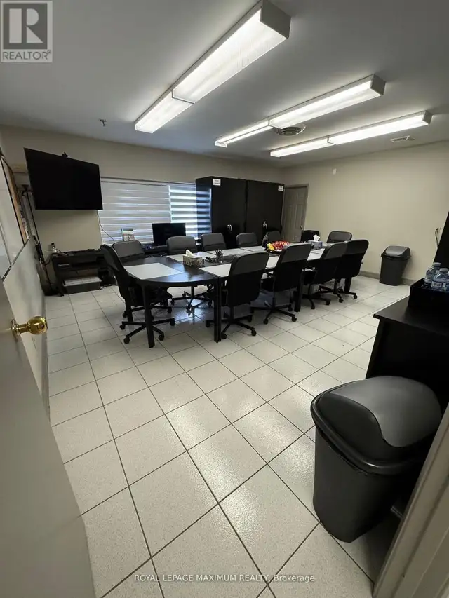 18 - 67 RODINEA ROAD Vaughan, Ontario in Commercial & Office Space for Rent in Markham / York Region - Image 4