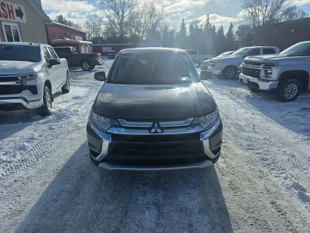 2017 Mitsubishi Outlander ES AWD in Cars & Trucks in Sudbury - Image 7