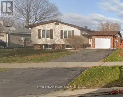 This 3+2 Bedroom Raised Bungalow in a good Cornwall neighborhood is perfect for large family. With a...