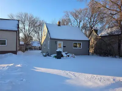 P07//Portage La Prairie/The Time is Now! Priced well below tax-assessed value, this great 3-bedroom/...