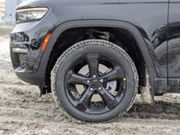 This Jeep Grand Cherokee L has a durable Regular Unleaded V-6 3.6 L/220 engine powering this Automat... (image 8)