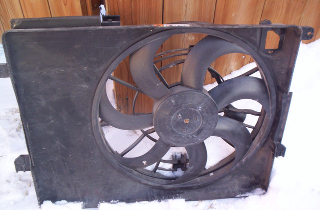 2013 Hyundai Tucsan radiator fan in Other Parts & Accessories in Winnipeg - Image 2
