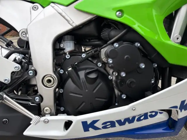 2024 Kawasaki Ninja ZX-6R ~ NINJA ZX-6R ~ 40TH ANNIVERSARY ~ LOW in Sport Bikes in City of Toronto - Image 26