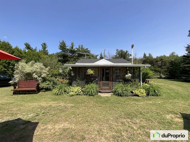$325,000 - Cottage for sale in St-Felicien — photo 2
