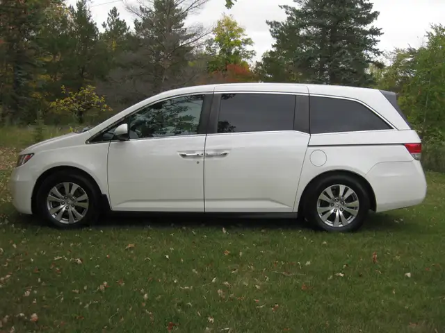 2016 Honda Odyssey EX-L, 8 Passenger ...ONE OWNER ( BC unit )