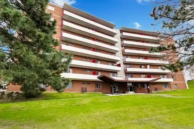 Beautiful renovated 3 bedroom apartment for rent