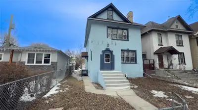 Excellent opportunity to put dollars in your pockets! This investment duplex has it all! Space, char...
