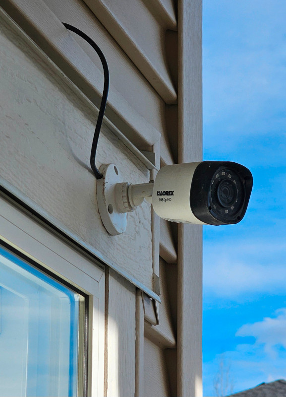 Lorex Wired HD Security Cameras (2-Pack) in Security Systems in Calgary