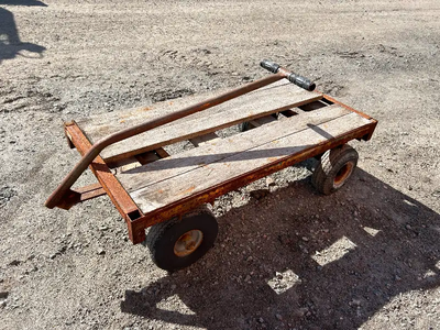 Chariot sur roues avec dessus de bois, View more