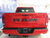 RAM 1500 2019 CLASSIC EXPRESS NIGHT ÉDITION V8 5.7 LITRES HEMI CREW-CAB BOITE 5.7 PIEDS 4X4 TOUT ÉQU... (image 3)