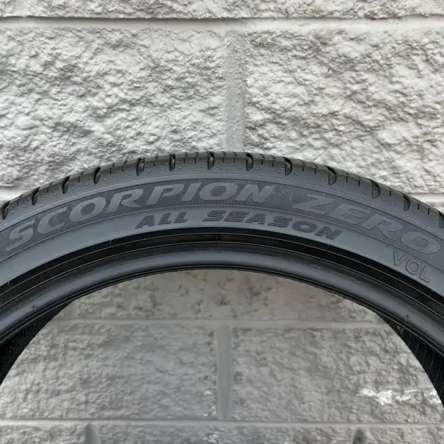 (90%) 2x 255/40R21 Pirelli Scorpion Zero PNCS All Seasons in Tires & Rims in City of Toronto - Image 5