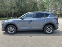 // ACCIDENT FREE!! // This used 2025 Mazda CX-5 GS AWD is a smart choice for drivers who want comfor... (image 9)