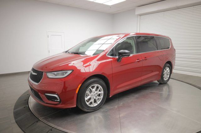 2024 Chrysler Pacifica Touring-L in Cars & Trucks in Calgary - Image 4