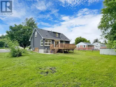 This 2-bedroom and 1-bathroom unit features an airy, open floor plan and modern design.Natural light...