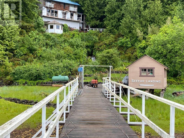 1 Seekah Landing Port Alberni, British Columbia in Houses for Sale in Victoria - Image 2