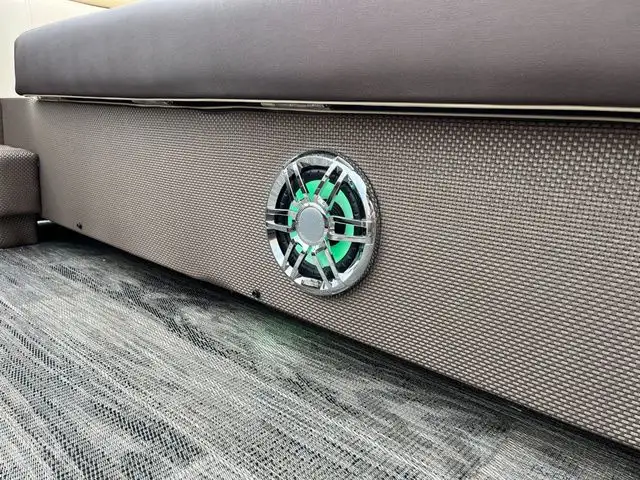 2022 Sweetwater SW 2286 Single Flip Lounge in Sport Touring in Sault Ste. Marie - Image 49