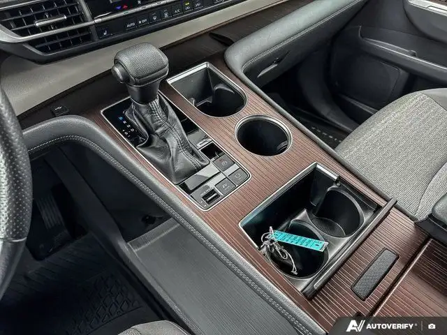 2022 Toyota Sienna LE | Cross-Traffic Alert | Heated Seats in Cars & Trucks in Tricities/Pitt/Maple - Image 18