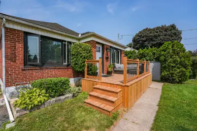 FOR SALE - BEACHSIDE CHARM MEETS MORDERN STYLE… 429 Elizabeth Street is set on a 191’ deep lot in th...