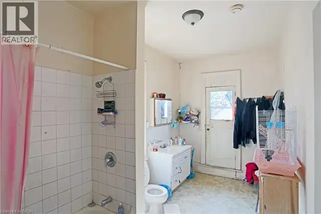 116 WEBER Street E Kitchener, Ontario in Houses for Sale in Kitchener / Waterloo - Image 18