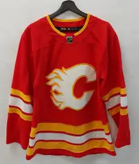 (80120-1) Calgary Flames Adidas DW4816 Game Ready Jersey **AS IS