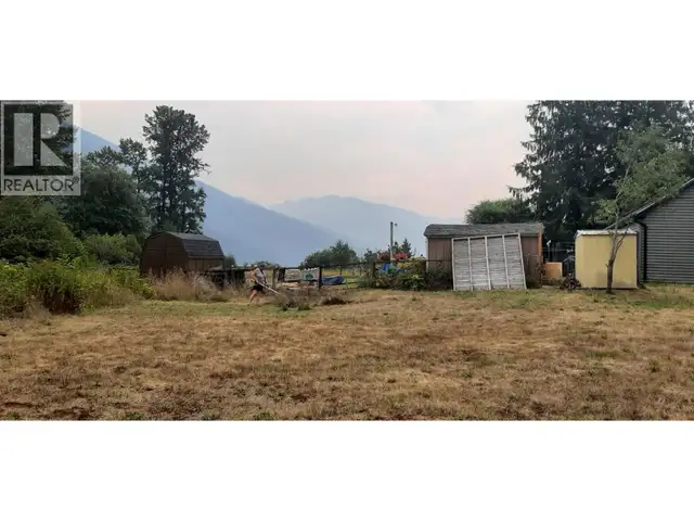 519 Main Street Lot# 9 & 10 Slocan, British Columbia in Land for Sale in Nelson - Image 9