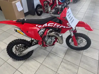 Only 14.5 Hours Excellent condition. Lot of extra aftermarket accessories (Seat, handguards, fmf exh...