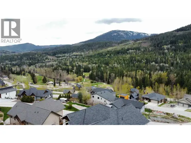 1018 SILVERTIP Road Rossland, British Columbia in Land for Sale in Penticton - Image 5