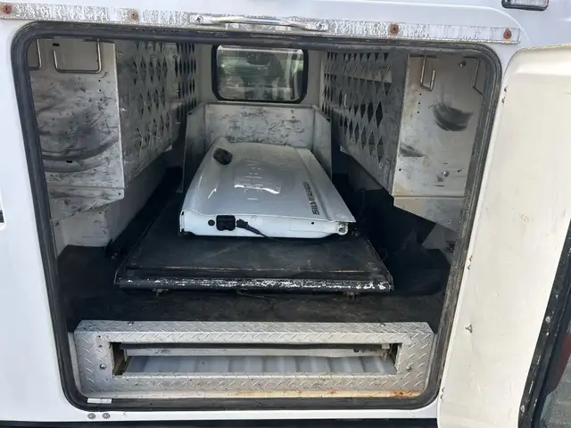 2020 Chevrolet SILVERADO 2500HD LT 4WD Crew Cab Cap Ladder Racks in Cars & Trucks in Oakville / Halton Region - Image 8