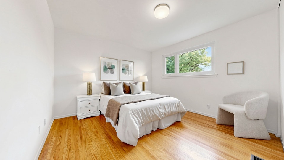 Detached House for Sale in North York(Don Mills/Van Horne), photo 7 of 11