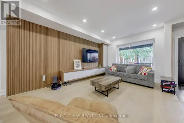 431 Roxton Road Toronto (Palmerston-Little Italy), Ontario, photo 2 of 4