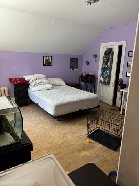 Large 4 Bedroom Main & Upper Level Home in Central Galt! (Main/A 4