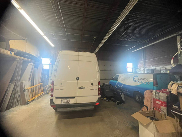 4,274 sqft private industrial warehouse for rent in Pickering in Commercial & Office Space for Rent in Oshawa / Durham Region - Image 3