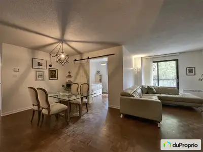 Très spacieux avec 3 chambres à coucher et 2 salles de bains complètes; très bien situé au Centre-Vi...