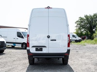 . Engine: 4 Cylinder Engine (image 4)