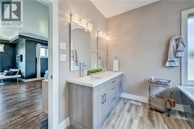 146 GREEN GATE Boulevard Cambridge, Ontario in Houses for Sale in Kitchener / Waterloo - Image 28