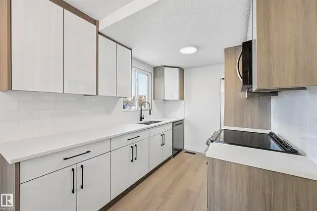 Fully Renovated CORNER UNIT - 191D Homestead CR NW